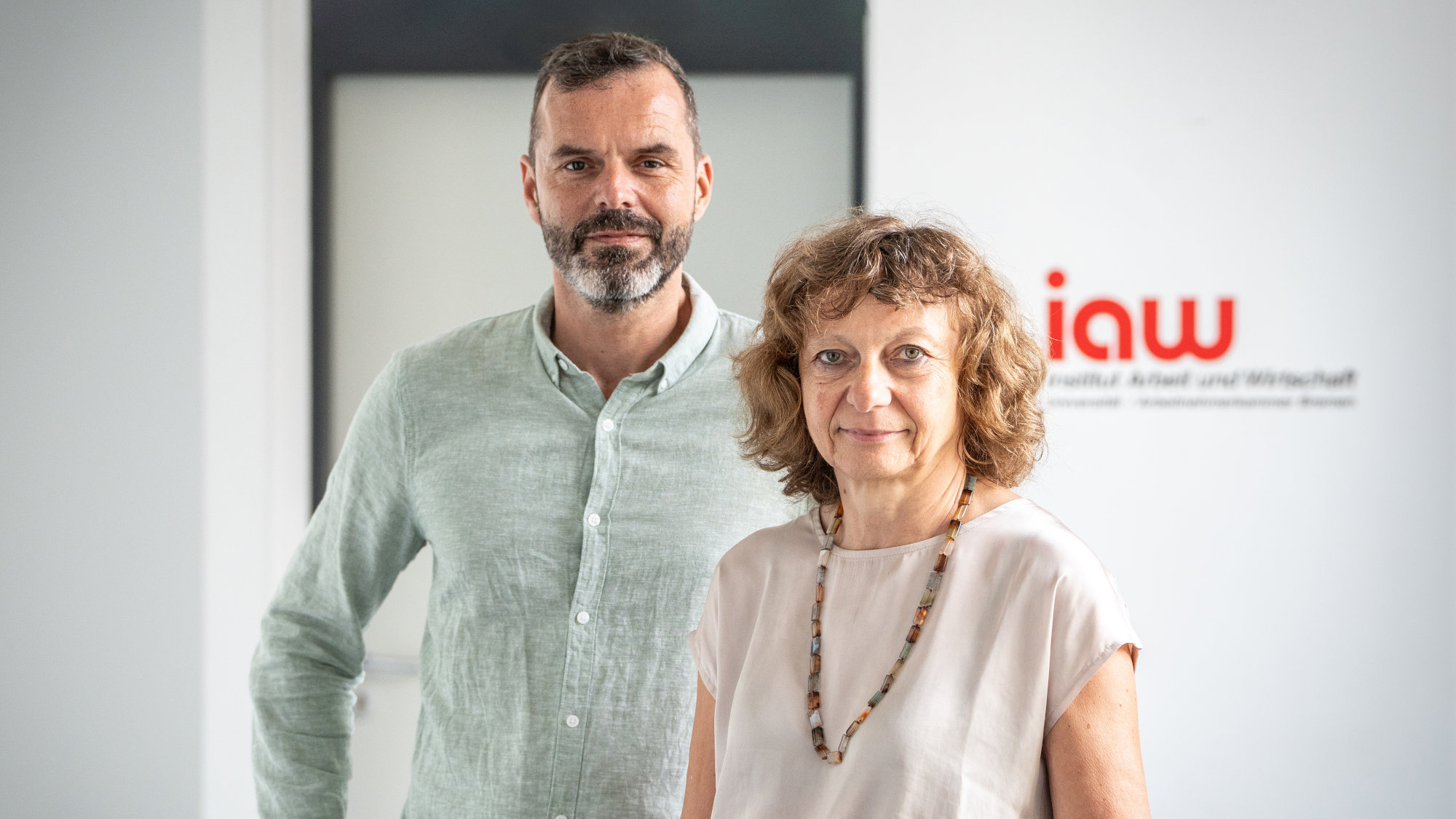 Andreas Klee and Irene Dingeldey in front of the iaw