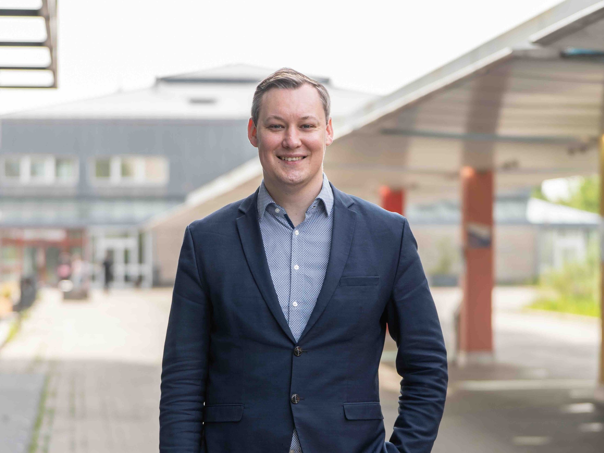 Portrait photo of Lucas Rischkau