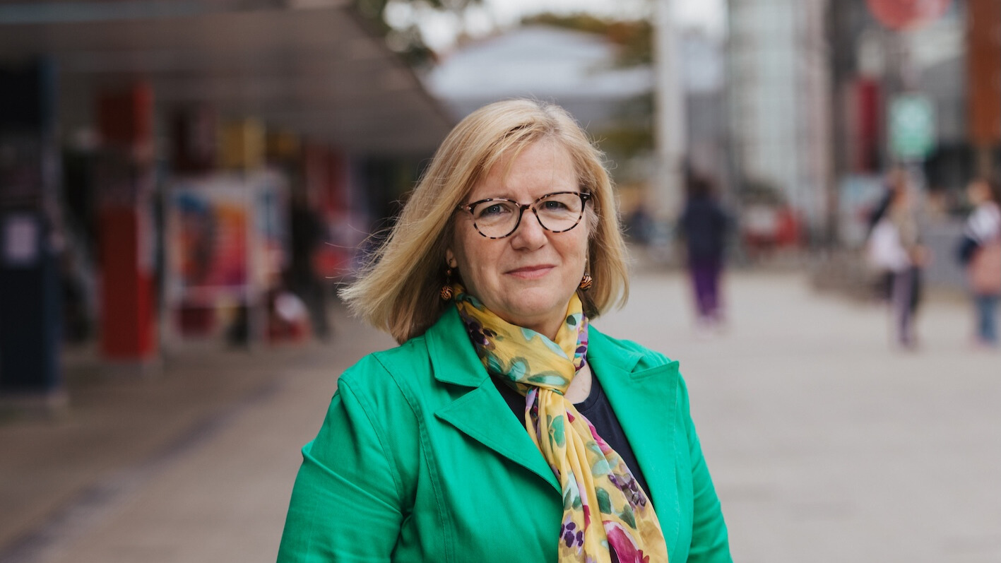 A portrait photo of Ms. Mendez Montilla on the boulevard of the University of Bremen 